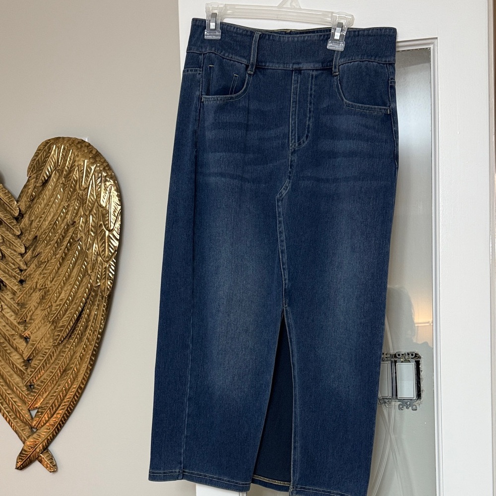HALARA Dark Blue Denim Skirt